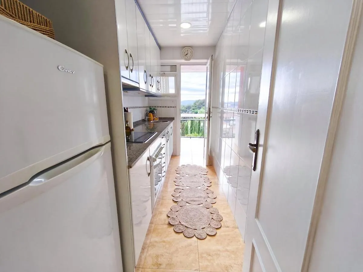 New Apartment Costa Brava, Seaview! Nearby Beach يوريت دي مار