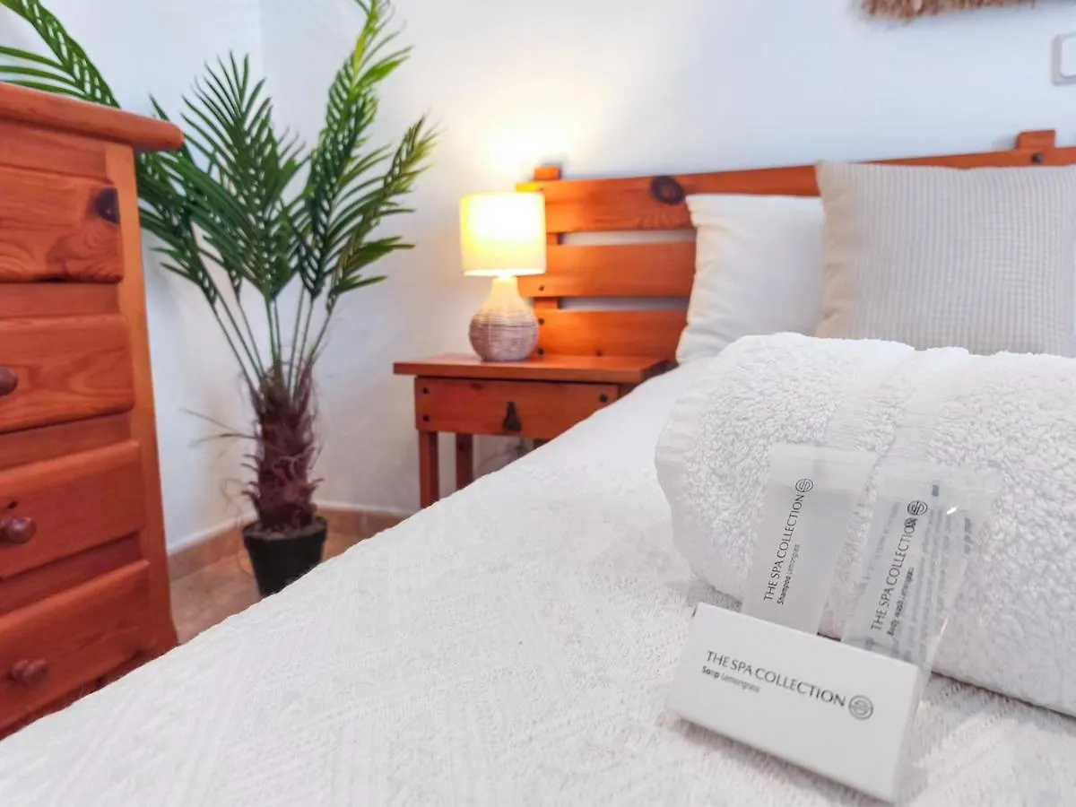 New Apartment Costa Brava, Seaview! Nearby Beach يوريت دي مار